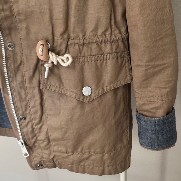 Levi’s Women's Tan Hooded Rain Jacket - Picture 4 of 10